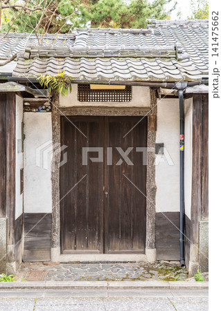『平安通志』編纂事業を担当した明治時代の歴史家 旧湯本家住宅(木造建築)京都市上京区相国寺門前町 『平安通志』編纂事業を担当した明治時代の歴史家 旧湯本家住宅(木造建築)京都市上京区相国寺門前町 141475662