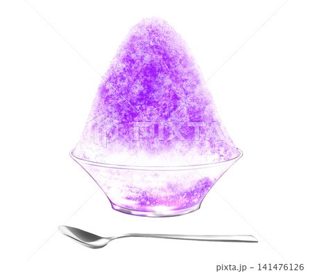 ガラスの器に盛ったサクサク冷たいグレープ味のかき氷 141476126