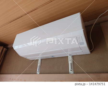 停止中の家庭用エアコン 141479751