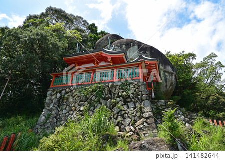 神倉神社のゴトビキ岩 神倉神社のゴトビキ岩 141482644