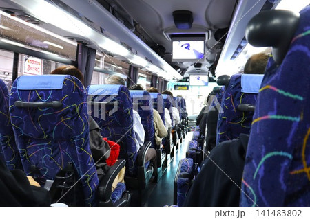 観光バス車内の様子 観光バス車内の様子 141483802