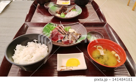 藁焼き鰹のたたき定食 141484181