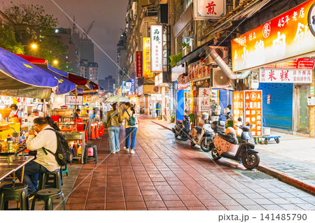 台北　寧夏夜市（ねいかよいち）　※一部ソフトフォーカス 141485790