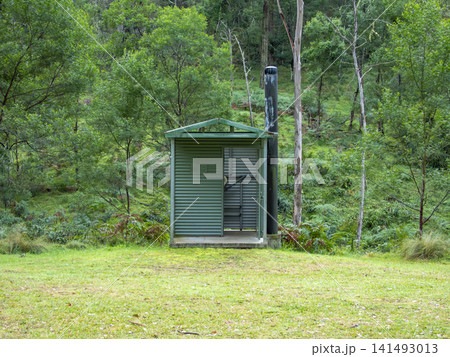 A small public toilet in a remote campground in the Blue Mountains 141493013