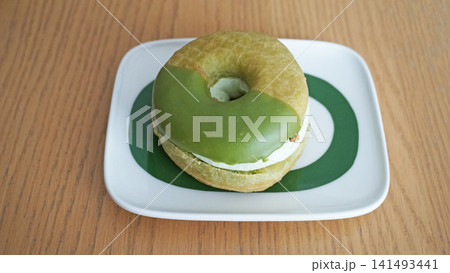 美味しい抹茶チョコドーナツ 美味しい抹茶チョコドーナツ 141493441