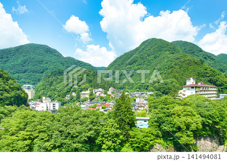 栃木県日光市　夏の川治温泉の風景 141494081