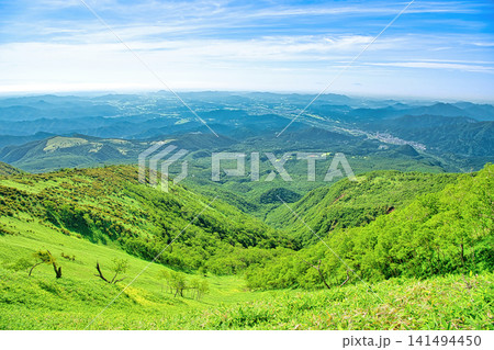 栃木県日光市 霧降高原の登山道から見る景色 栃木県日光市 霧降高原の登山道から見る景色 141494450