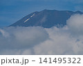夏の富士山山頂 141495322
