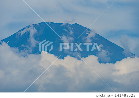 夏の富士山山頂 141495325