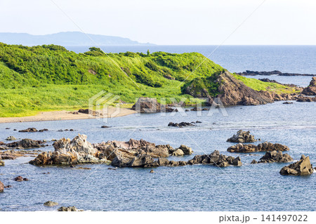 夏の佐渡の海の風景 141497022
