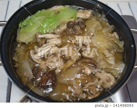 野菜と豚肉入り湯豆腐、妻の手作り家庭料理、家庭で楽しむ夕ご飯、幸せ家族、2026/7/23 野菜と豚肉入り湯豆腐、妻の手作り家庭料理、家庭で楽しむ夕ご飯、幸せ家族、2026/7/23 141498093