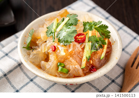 chilled jellyfish heads seasoned with mature vinegar and chili sauce chilled jellyfish heads seasoned with mature vinegar and chili sauce 141500113