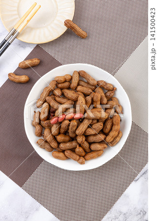spiced boiled peanuts in shell cooked with five spice 141500423