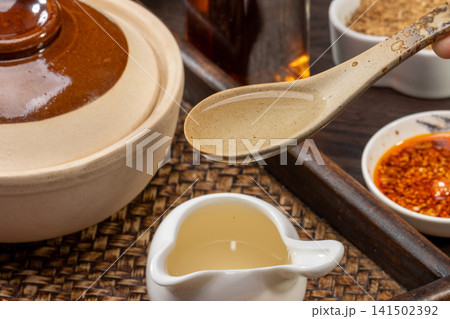 pure Tianjin Duliu white vinegar clear fermented seasoning for cooking and dressing pure Tianjin Duliu white vinegar clear fermented seasoning for cooking and dressing 141502392