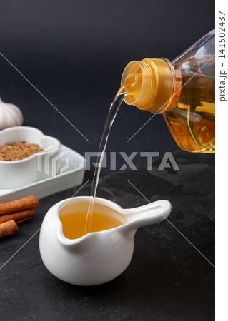 traditional Chinese cooking wine fermented rice wine liquid seasoning for Asian culinary traditional Chinese cooking wine fermented rice wine liquid seasoning for Asian culinary 141502437