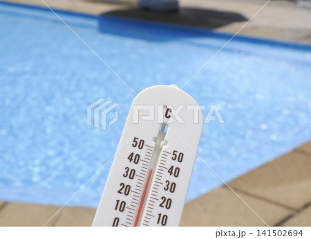 35℃以上の猛暑イメージ 35℃以上の猛暑イメージ 141502694