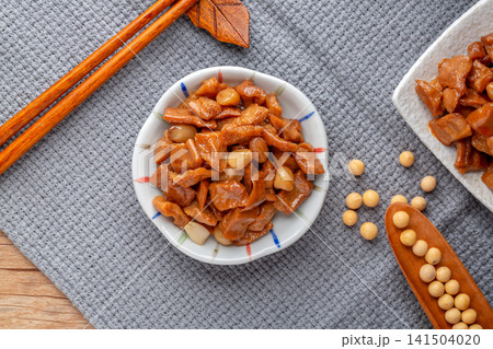 savory Braised Dried Tofu Cubes Seasoned Soy Bean Bites savory Braised Dried Tofu Cubes Seasoned Soy Bean Bites 141504020