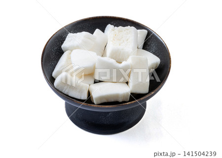 natural Crispy Coconut Cubes Crunchy Dried Coconut Snack Pieces natural Crispy Coconut Cubes Crunchy Dried Coconut Snack Pieces 141504239