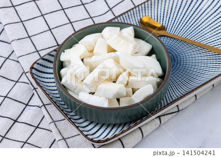 natural Crispy Coconut Cubes Crunchy Dried Coconut Snack Pieces 141504241