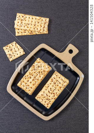 black Truffle Ham Soda Crackers Crispy Chia Quinoa Biscuits 141504328