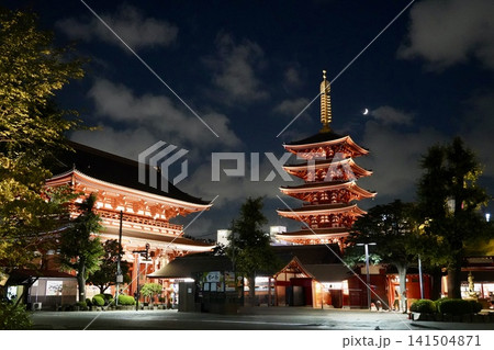 夜の浅草浅草寺の五重塔 夜の浅草浅草寺の五重塔 141504871