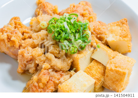 鶏肉のみぞれ煮 厚揚げ入りの和風おかず 鶏肉のみぞれ煮 厚揚げ入りの和風おかず 141504911