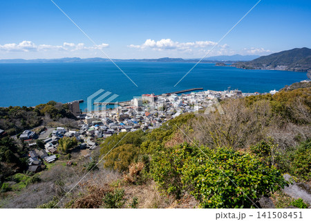 生目八幡神社から見る小浜温泉の街並み（雲仙市） 141508451