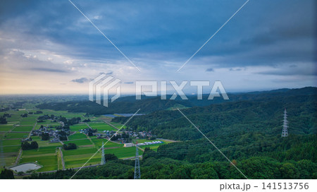 富山県大沢野地区の猿倉山から周辺を見渡した風景 富山県大沢野地区の猿倉山から周辺を見渡した風景 141513756
