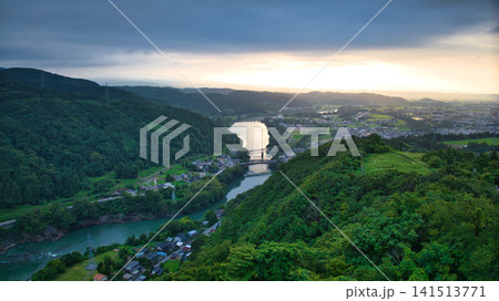 富山県大沢野地区の猿倉山から周辺を見渡した風景 富山県大沢野地区の猿倉山から周辺を見渡した風景 141513771