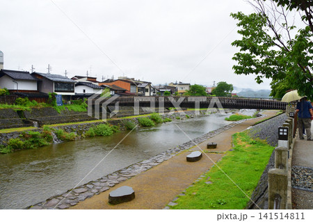岐阜県高山市の街風景(2023年雨模様) 141514811
