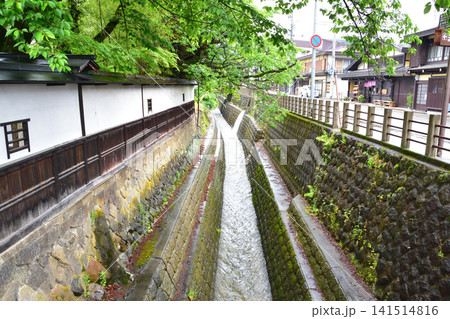 岐阜県高山市の街風景(2023年雨模様) 岐阜県高山市の街風景(2023年雨模様) 141514816