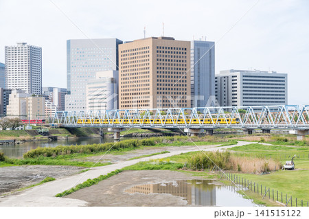 【京急本線】多摩川を渡る品川方面の特急列車 【京急本線】多摩川を渡る品川方面の特急列車 141515122