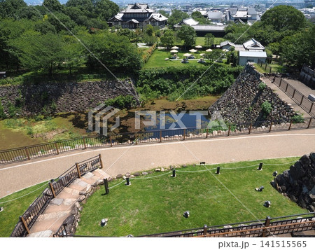 天守台からの俯瞰景観 緑豊かな大和郡山城跡とお堀の風景 141515565