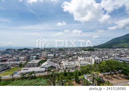 島原城敷地の松林と眉山の山裾が包む島原の街並み 長崎 島原城敷地の松林と眉山の山裾が包む島原の街並み 長崎 141518098
