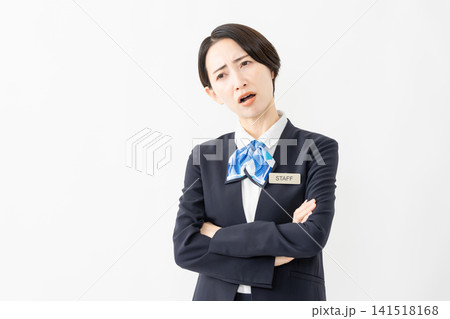 制服を着た受付係の女性 ジョブイメージ 制服を着た受付係の女性 ジョブイメージ 141518168