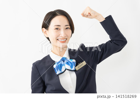 制服を着た受付係の女性　ジョブイメージ 141518269