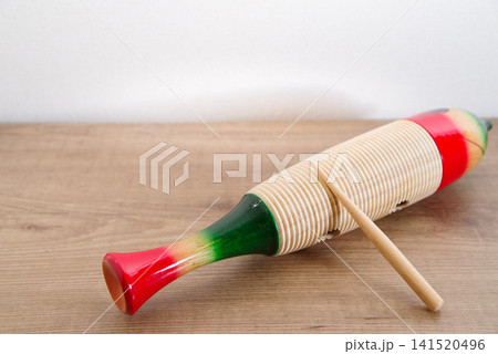 楽器のギロ 楽器のギロ 141520496