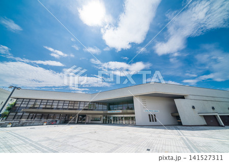 「青森県」青空と八戸市公会堂の風景 「青森県」青空と八戸市公会堂の風景 141527311