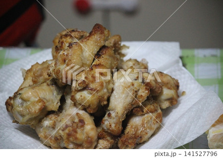 美味しい鶏肉の唐揚げ 141527796
