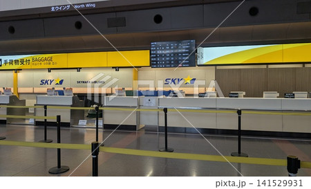 羽田空港のスカイマークの受付 羽田空港のスカイマークの受付 141529931