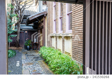 京都 新町通 八竹庵:近代和風建築(旧川崎家住宅:紫織庵)綿布の豪商井上利助が大正時代に建てた京町家 京都 新町通 八竹庵:近代和風建築(旧川崎家住宅:紫織庵)綿布の豪商井上利助が大正時代に建てた京町家 141530268