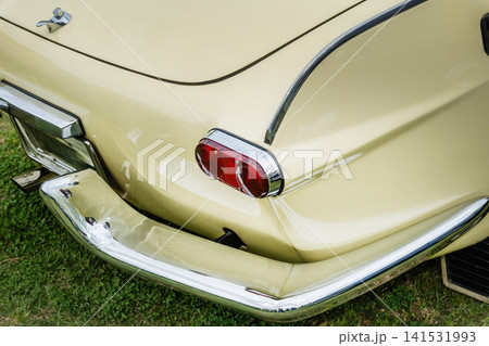 古い車のテールライト Taillights of old cars, classic cars 古い車のテールライト Taillights of old cars, classic cars 141531993
