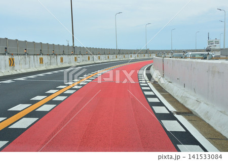 高速道路の赤舗装 高速道路の赤舗装 141533084