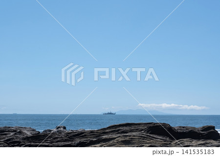 三浦半島 城ヶ島の磯の風景 三浦半島 城ヶ島の磯の風景 141535183