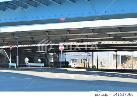 東成田駅付近の立体交差の風景 141537366
