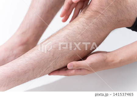 男性のすね毛 141537465