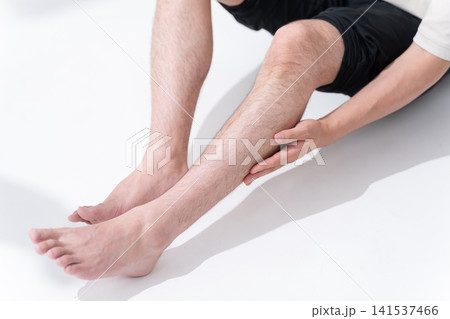 男性のすね毛 141537466