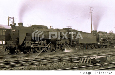 昭和44年 蒸気機関車c62重連急行ニセコ倶知安駅停車中 函館本線 北海道 昭和44年 蒸気機関車c62重連急行ニセコ倶知安駅停車中 函館本線 北海道 141537752