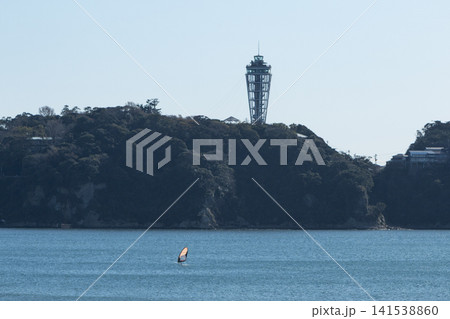 湘南鵠沼海岸 江の島とウィンドサーフィン 湘南鵠沼海岸 江の島とウィンドサーフィン 141538860