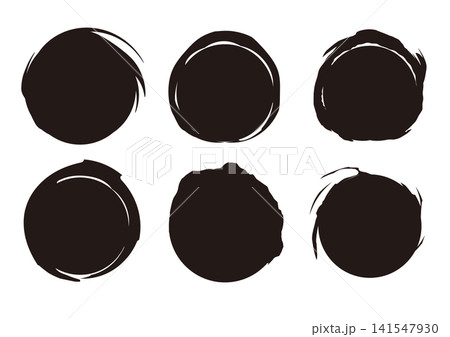 墨で描かれた丸 141547930